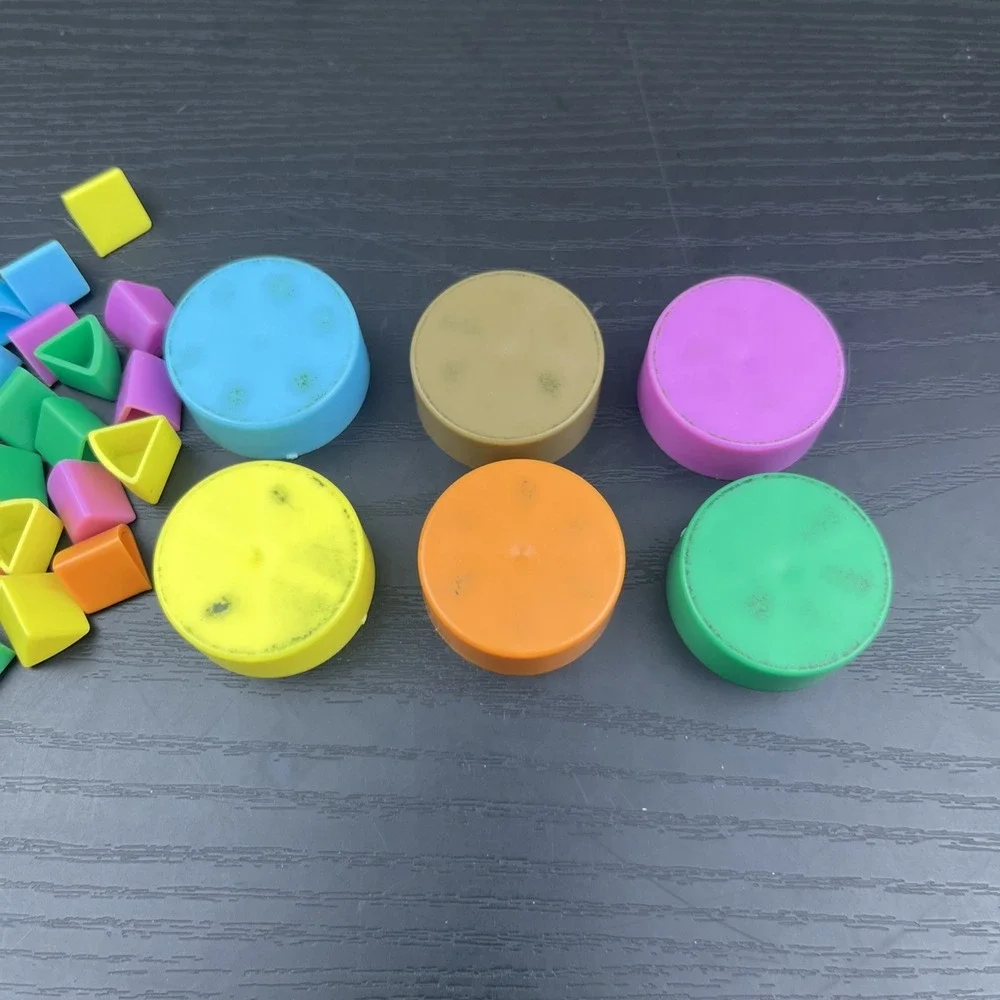 Trivial Pursuit Replacement Parts Pie Tokens‎ & Scoring Wedges Lot